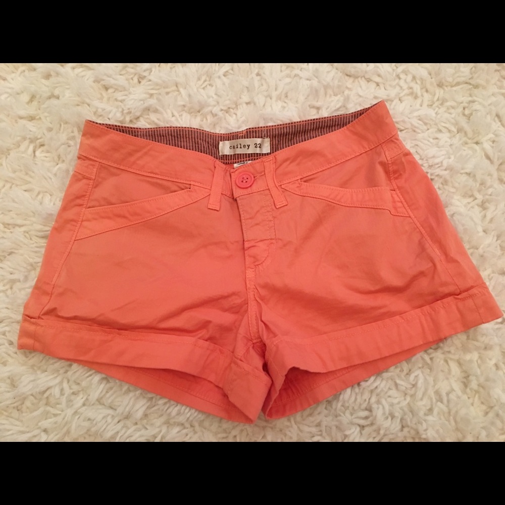 Cailey 22 Shorts